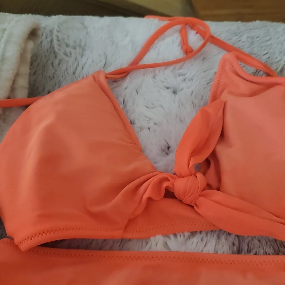 Swimsuit - Picture 2 of 5